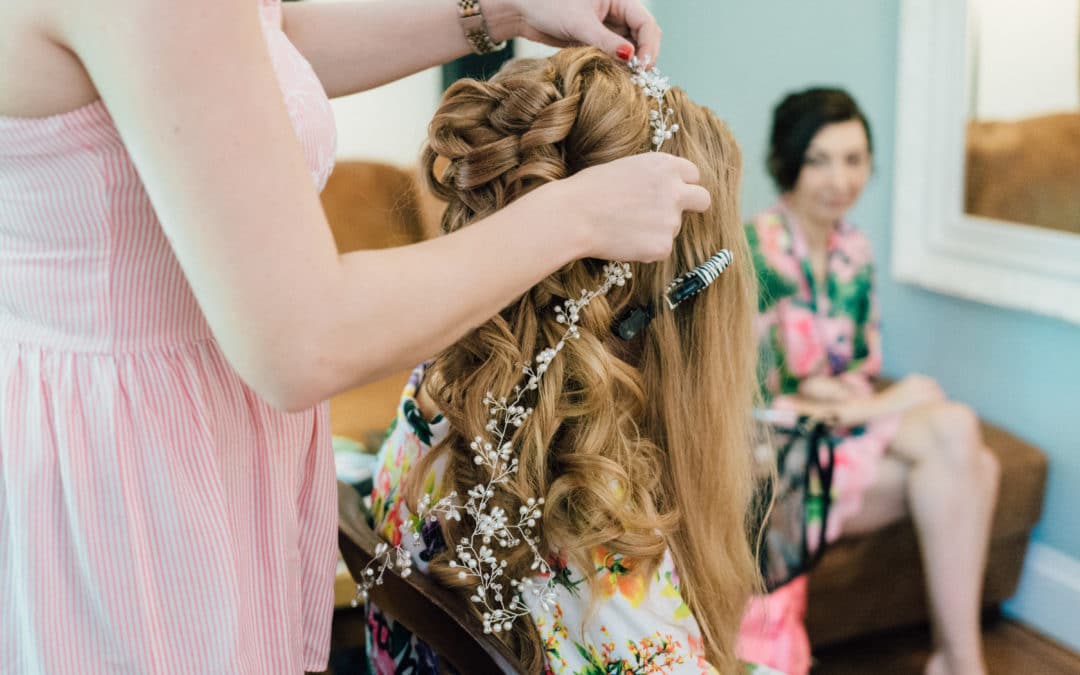 Hair or Makeup – What to do first on your wedding morning